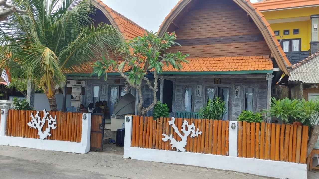 Sarinah Beach - Bistro & Bungalow Batununggul Esterno foto